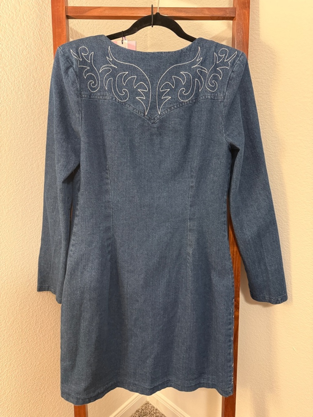 Avec Les Filles Denim Pearl Snap Rodeo Western Embroidered L/S Dress NWT Size 8 - Picture 4 of 8